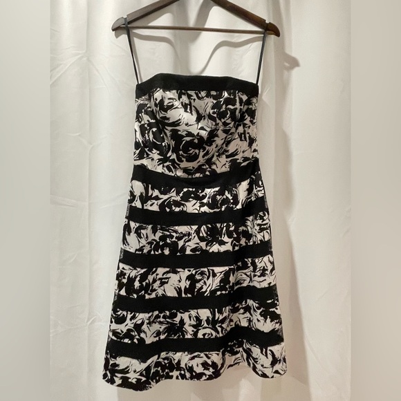 White House Black Market Dresses White House Black Market Formal